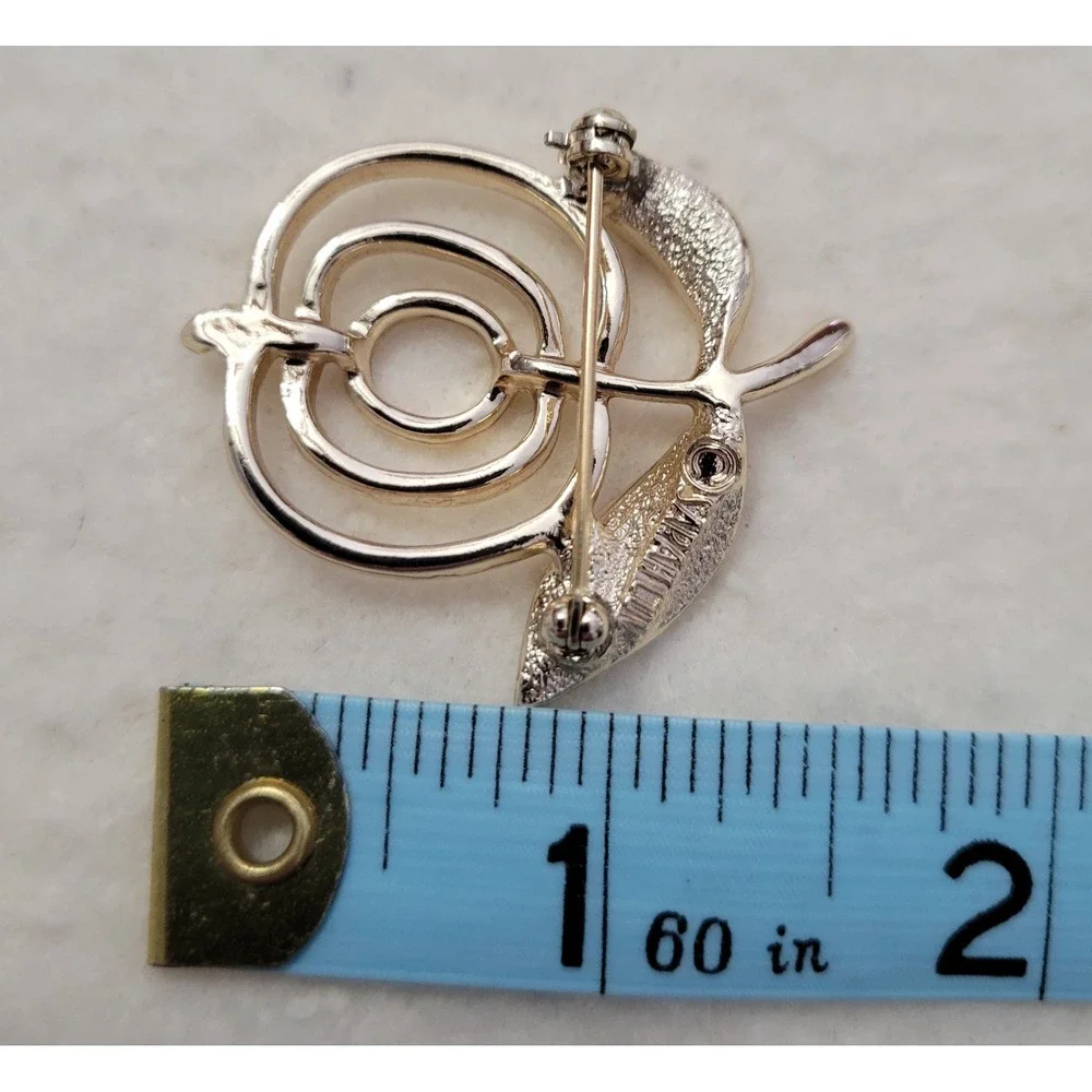 Vintage SARAH COVENTRY Signed Gold Tone Apple Fruit Food Teacher Brooch Pin 1.5